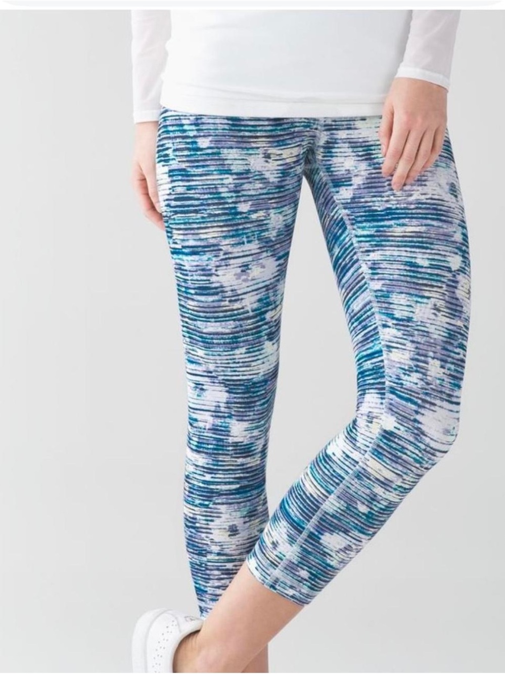 Lululemon blurry belle blue cropped multi wunder under